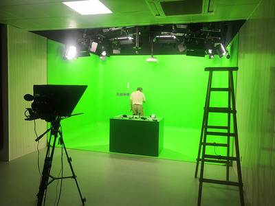 校園電視臺(tái)煥新顏 浙江某校推出《校園新聞訪談錄課》節(jié)目，打造視聽教學(xué)新平臺(tái)